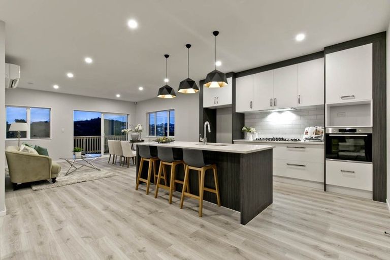 Photo of property in 113 Godfrey Drive, Orewa, 0931