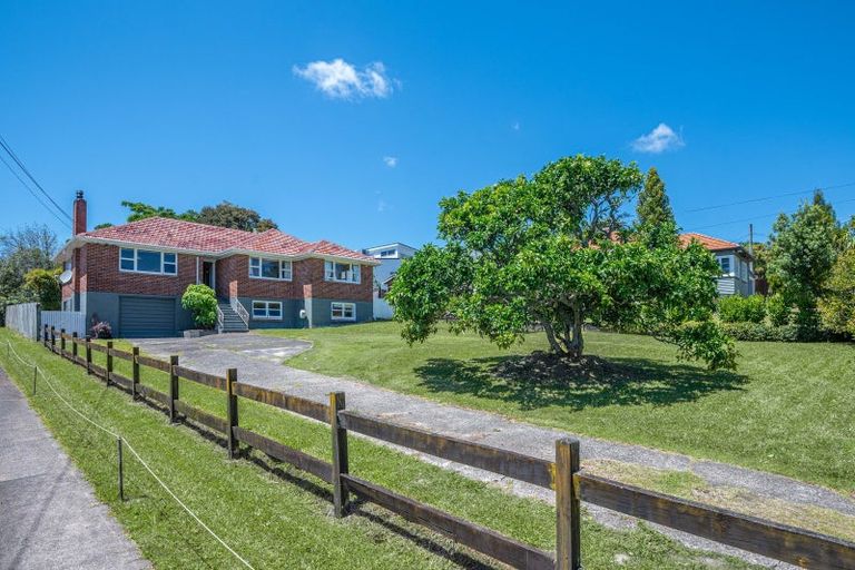 Photo of property in 279 Glengarry Road, Glen Eden, Auckland, 0602