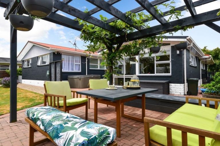 Photo of property in 3 Delamare Road, St Andrews, Hamilton, 3200