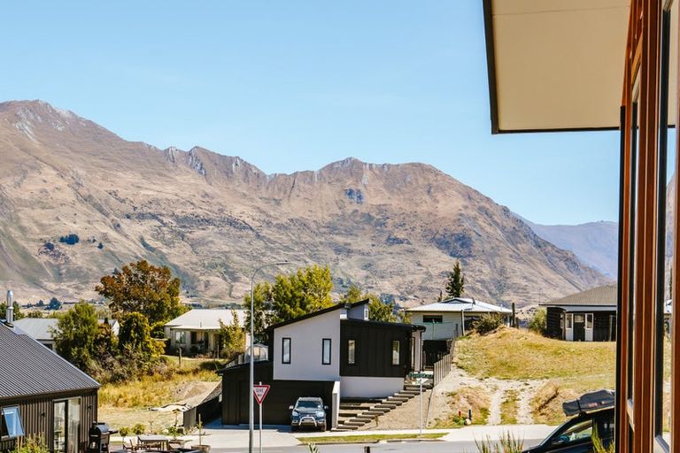 Photo of property in 14 Tuohy Lane, Wanaka, 9305