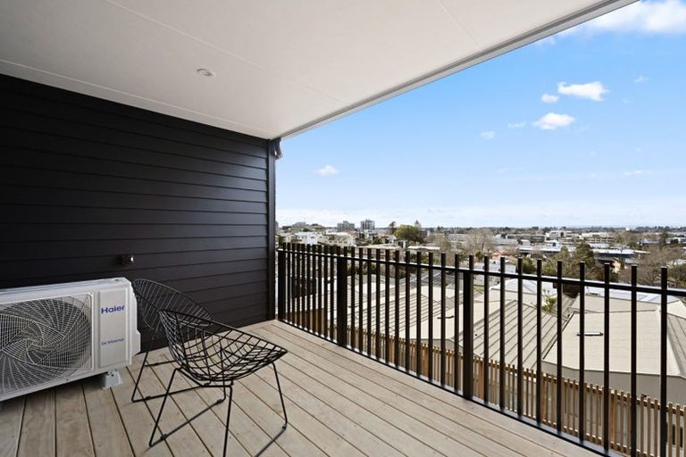 Photo of property in 6/12 Ruakiwi Road, Hamilton Lake, Hamilton, 3204