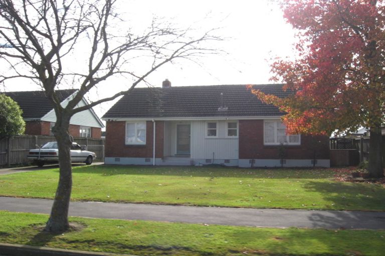 Photo of property in 72 Hoani Street, Northcote, Christchurch, 8052