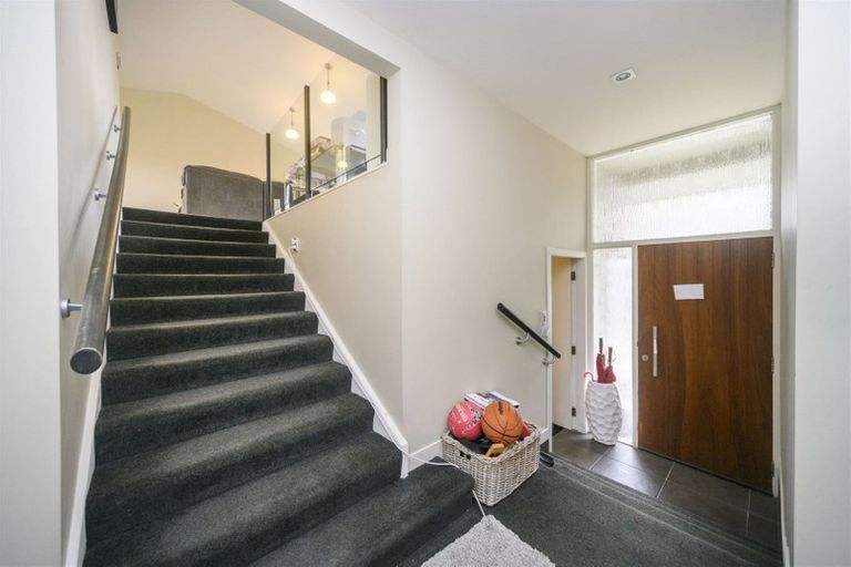 Photo of property in 4 Waicola Drive, Fitzherbert, Palmerston North, 4471