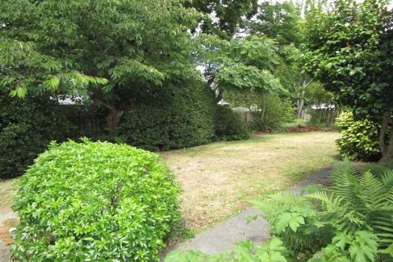 Photo of property in 12 Hooker Avenue, Bryndwr, Christchurch, 8053