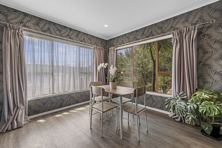 Photo of property in 334 Swanson Road, Ranui, Auckland, 0612