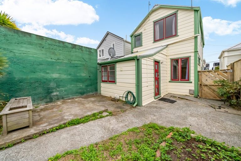 Photo of property in 14 Normanby Street, Newtown, Wellington, 6021