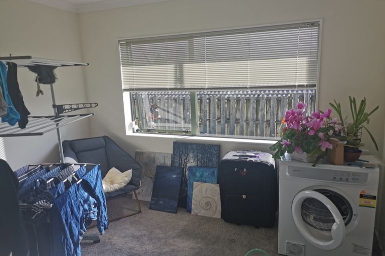 Photo of property in 17 Mili Way, Ranui, Auckland, 0612