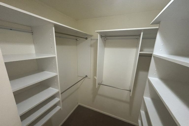 Photo of property in 22 Te Hoe Grove, Pinehill, Auckland, 0632