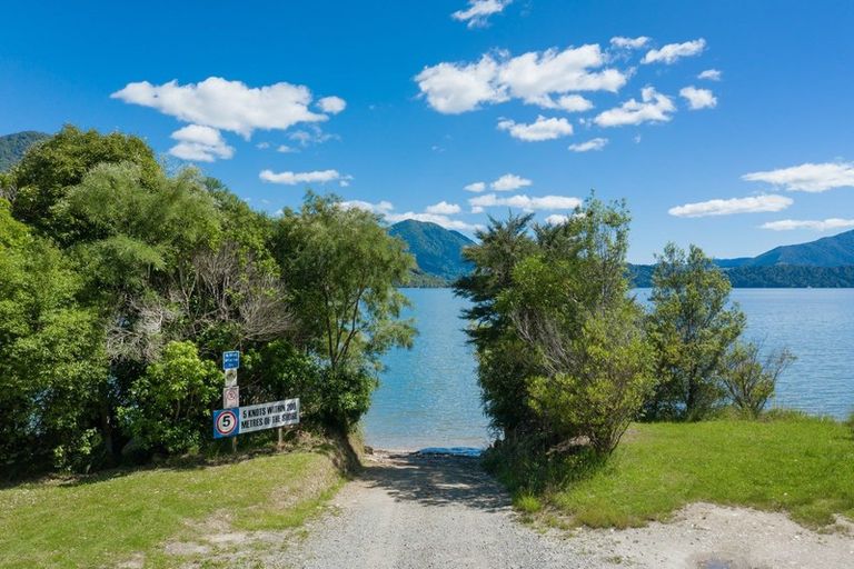 Photo of property in 230 Moetapu Bay Road, Moetapu Bay, Linkwater, 7282