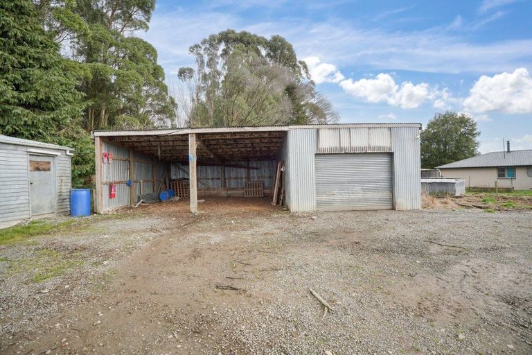 Photo of property in 40 Whyte Road, Happy Valley, Tuatapere, 9691