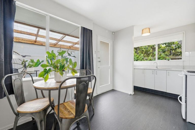 Photo of property in 1/106 Lake Terrace Road, Burwood, Christchurch, 8061