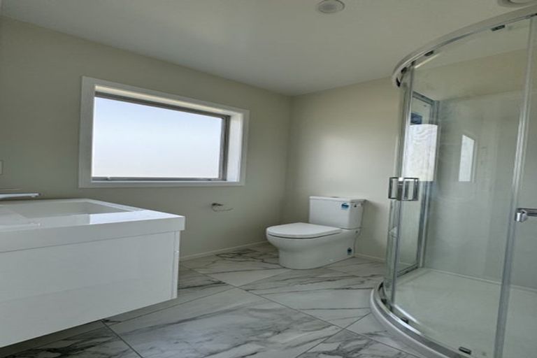 Photo of property in 70 Farnworth Terrace, Glenside, Wellington, 6037