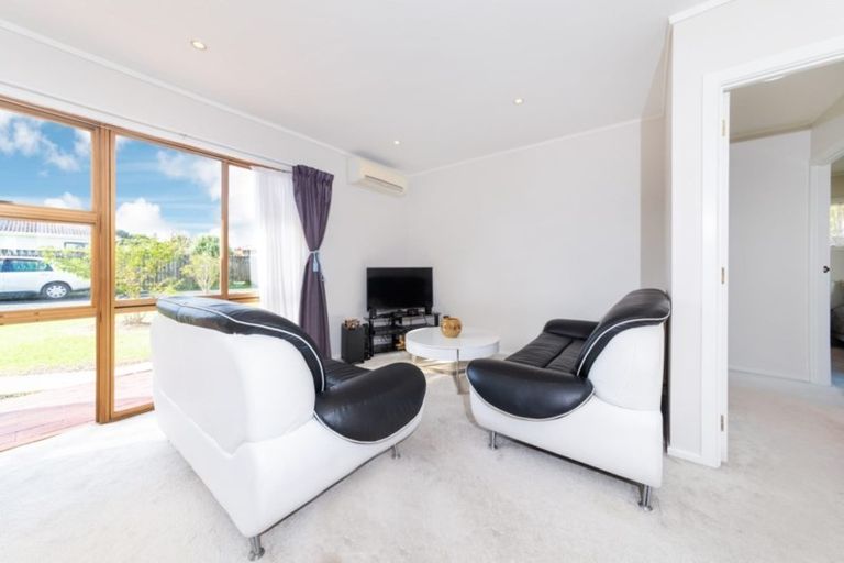 Photo of property in 1/9a Tawa Road, Te Atatu Peninsula, Auckland, 0610