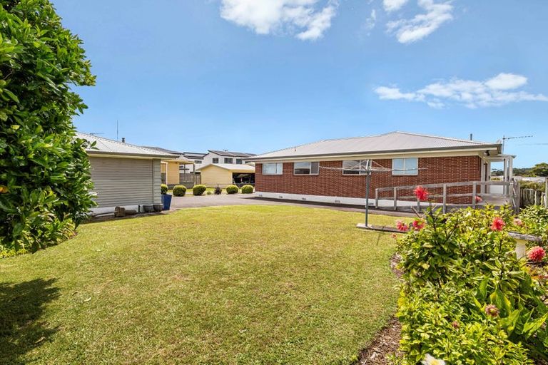 Photo of property in 48 Tapu Road, Huapai, Kumeu, 0810