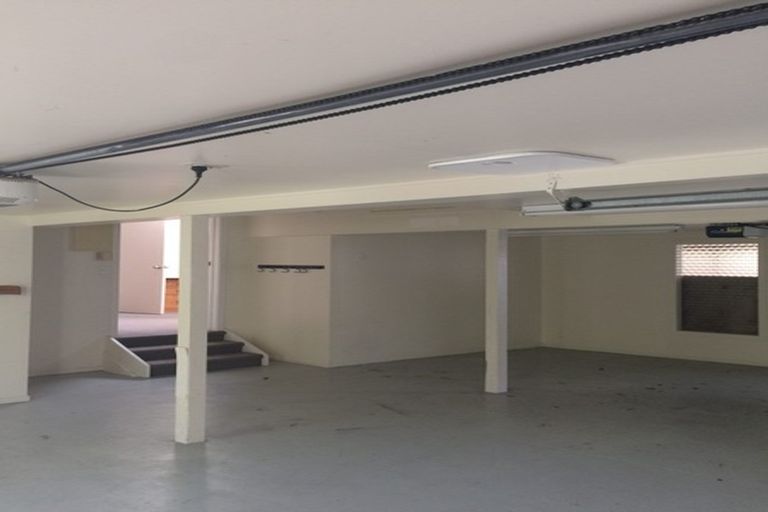 Photo of property in 23 Churchill Road, Murrays Bay, Auckland, 0630