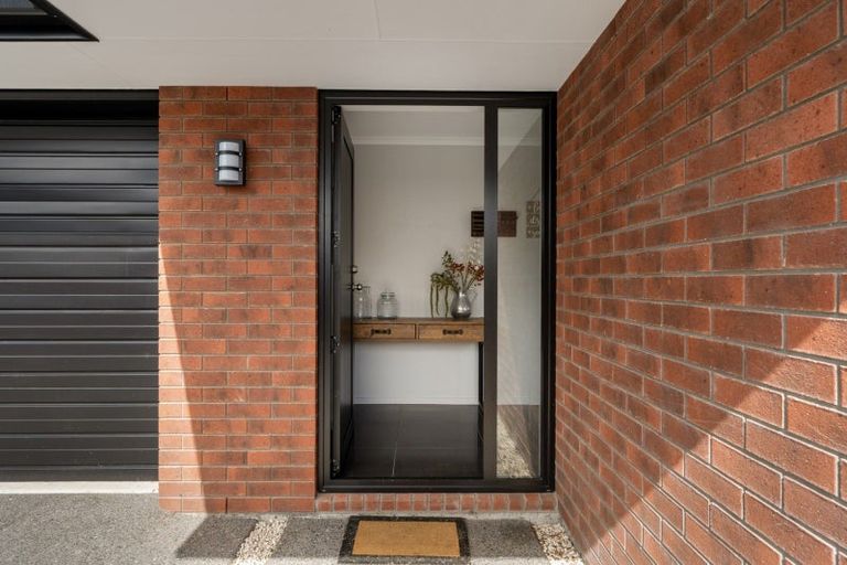 Photo of property in 8 Godwit Lane, Welcome Bay, Tauranga, 3112