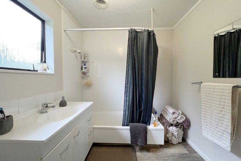 Photo of property in 4a Verel Street, Fairfield, Hamilton, 3214