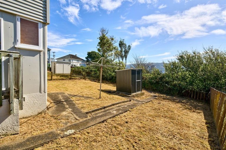 Photo of property in 3-5 York Place, Cannons Creek, Porirua, 5024