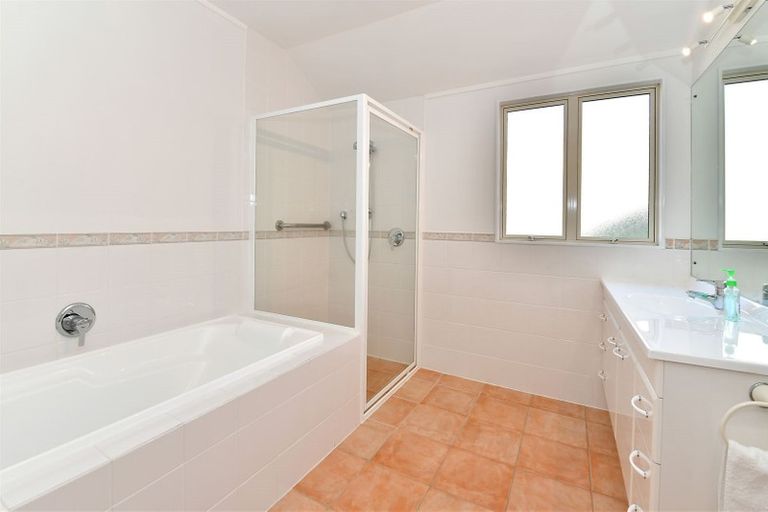 Photo of property in 8 Spinnaker Point, Manly, Whangaparaoa, 0930