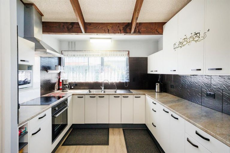 Photo of property in 12b Oxford Street, Marton, 4710