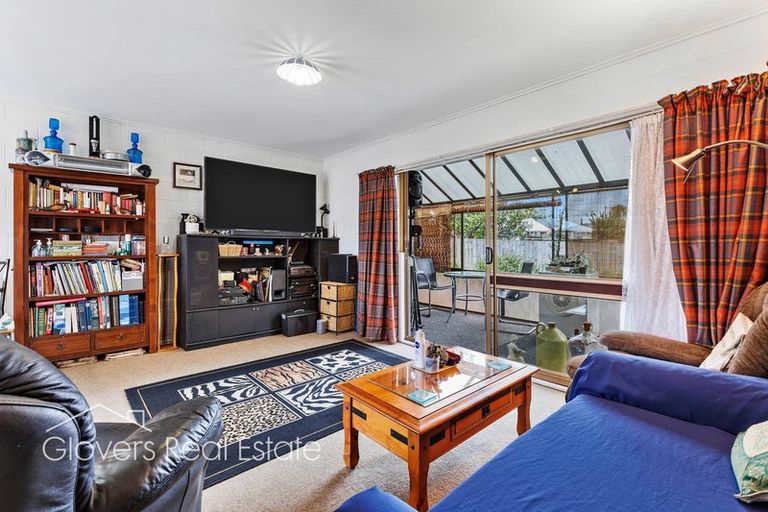 Photo of property in 2/23a Nandana Drive, Glen Eden, Auckland, 0602