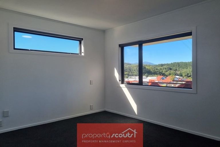 Photo of property in 5d Tahurangi Place, Spotswood, New Plymouth, 4310