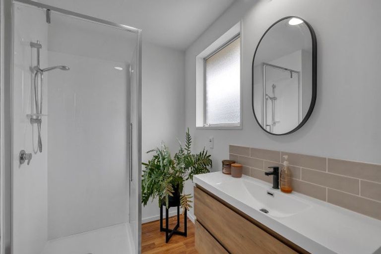 Photo of property in 16 Thistledown Place, Woolston, Christchurch, 8062