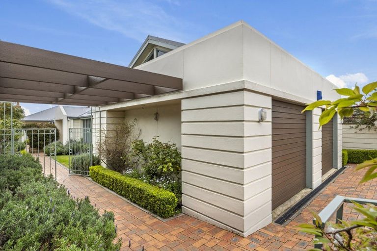 Photo of property in 10 Highgate, Belleknowes, Dunedin, 9011