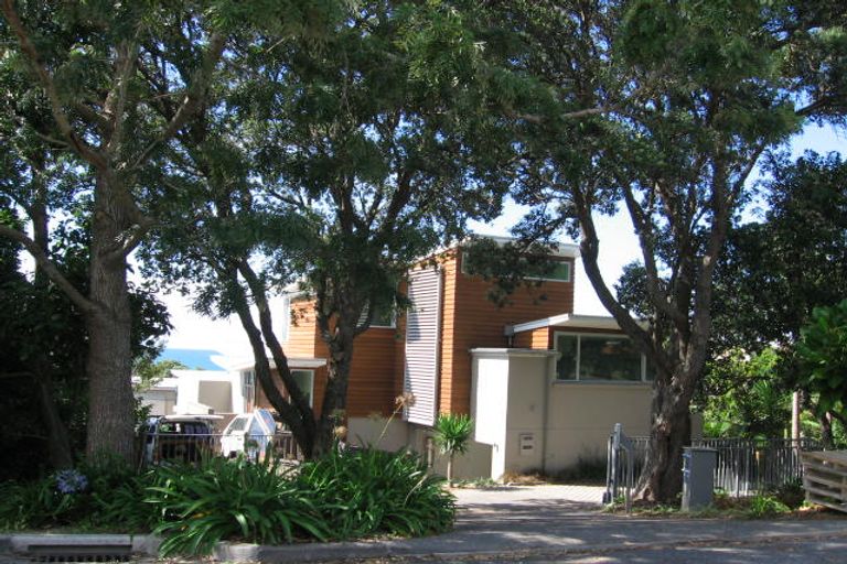 Photo of property in 52 Sharon Road, Waiake, Auckland, 0630