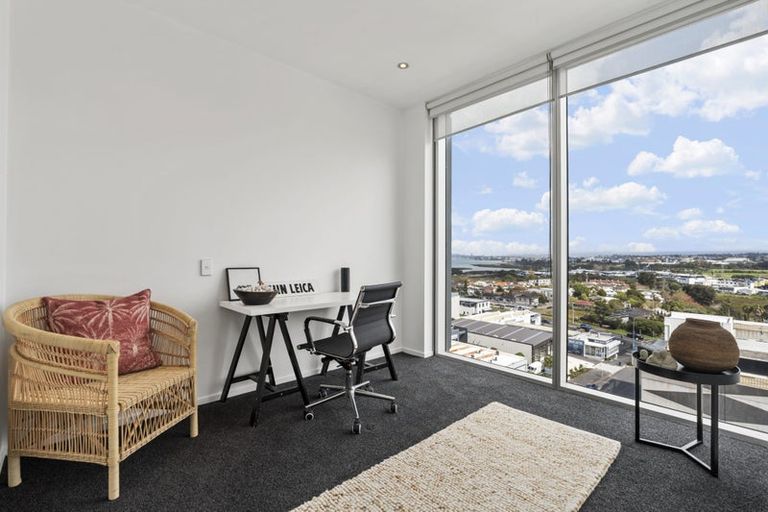 Photo of property in Sentinel Apartments, 905/3 Northcroft Street, Takapuna, Auckland, 0622
