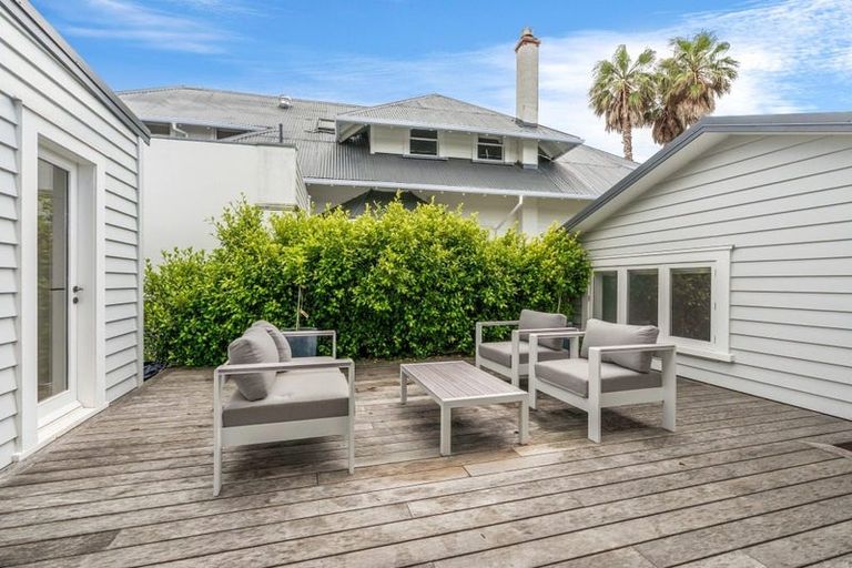 Photo of property in 136 Queen Street, Northcote Point, Auckland, 0627