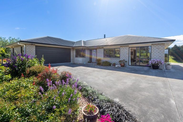 Photo of property in 205 Taylors Road, Otaki, 5583