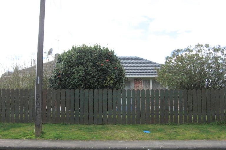 Photo of property in 22a Sutton Crescent, Papakura, 2110