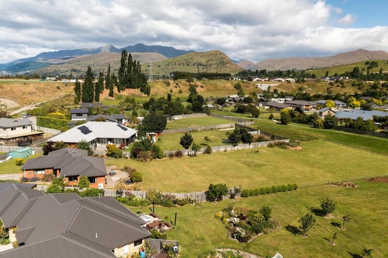 Photo of property in 14 Herries Lane, Lake Hayes, Queenstown, 9304