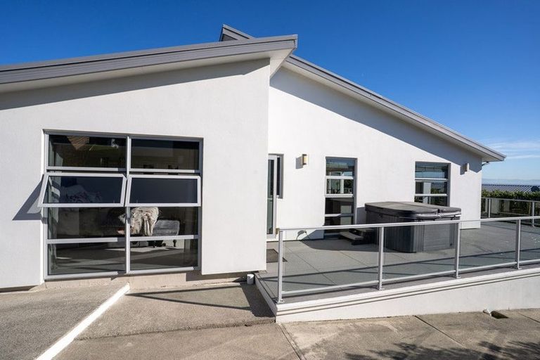 Photo of property in 16 Quarry Hill Terrace, Kennedys Bush, Christchurch, 8025