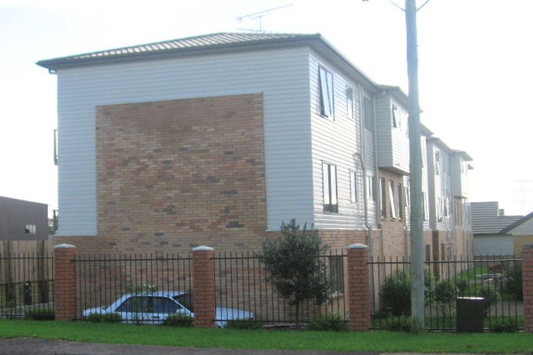Photo of property in St Claire Village, 175/172 Mcleod Road, Te Atatu South, Auckland, 0610