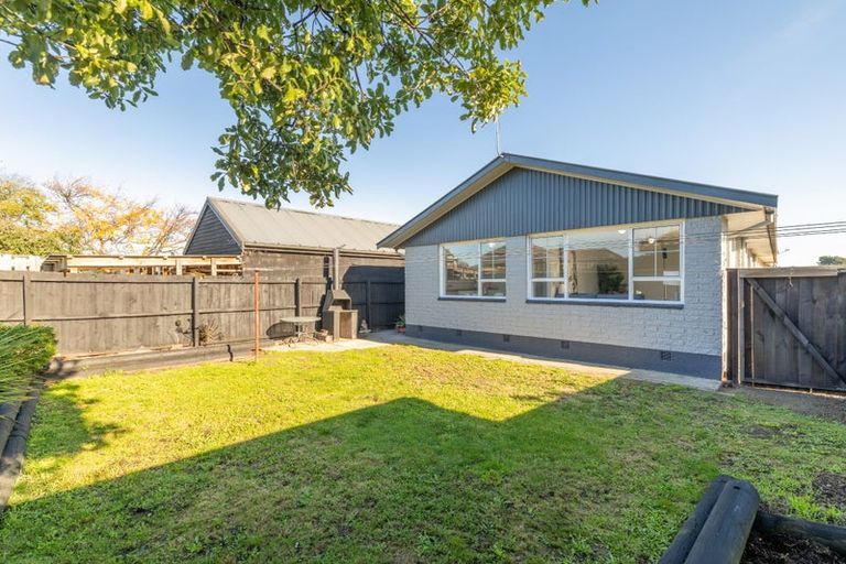 Photo of property in 2/32 Lamorna Road, Parklands, Christchurch, 8083