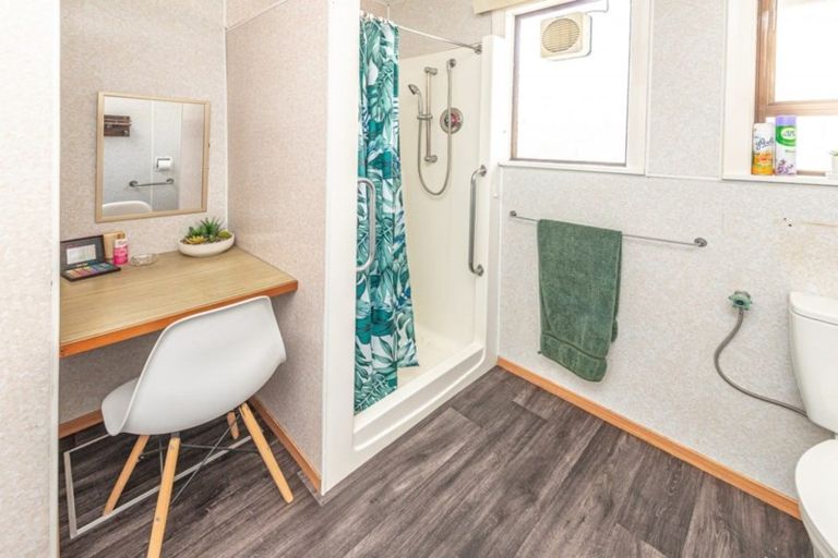 Photo of property in 9 Swiss Avenue, Gonville, Whanganui, 4501