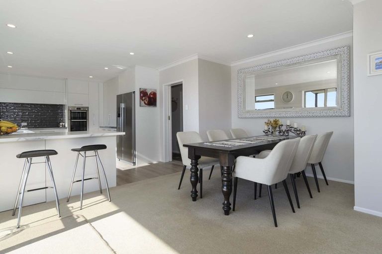 Photo of property in 18 Hinewa Road, Otumoetai, Tauranga, 3110