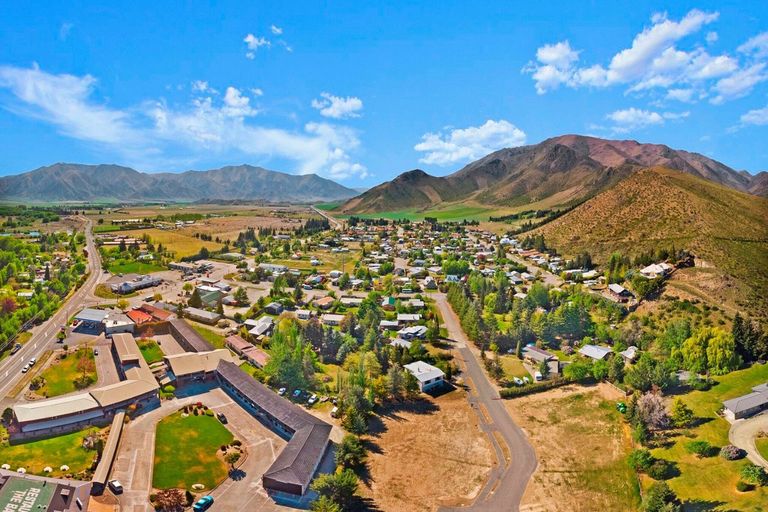 Photo of property in 10 Park Lane, Omarama, 9412