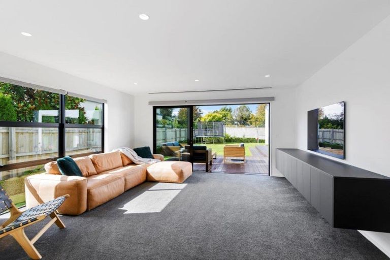 Photo of property in 16 Mays Road, St Albans, Christchurch, 8052