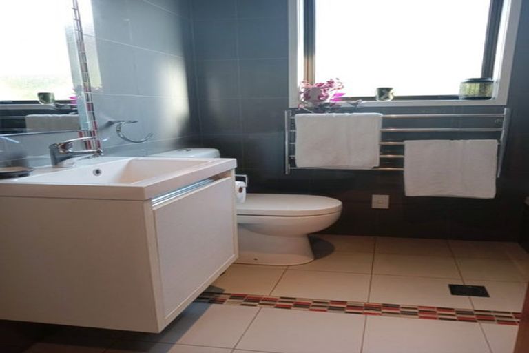 Photo of property in 18 Richmond Avenue, Richmond Heights, Taupo, 3330