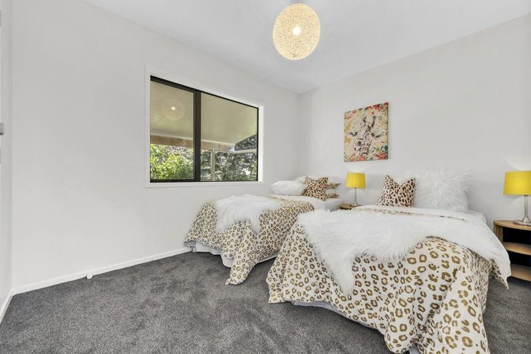 Photo of property in 10 Umu Place, Mangere, Auckland, 2022