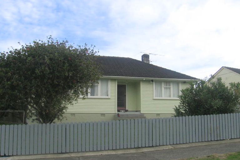 Photo of property in 92 Mckillop Street, Ranui, Porirua, 5024