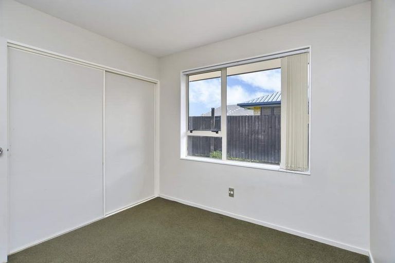 Photo of property in 39 Welsford Street, Woodend, 7610