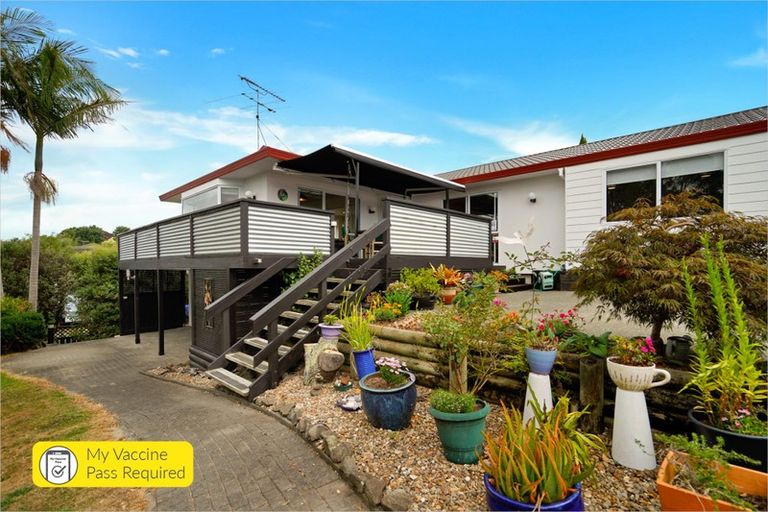 Photo of property in 14 Ebony Place, Massey, Auckland, 0614