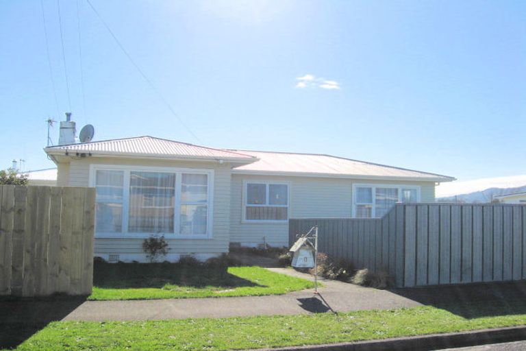 Photo of property in 1 Norrie Street, Levin, 5510