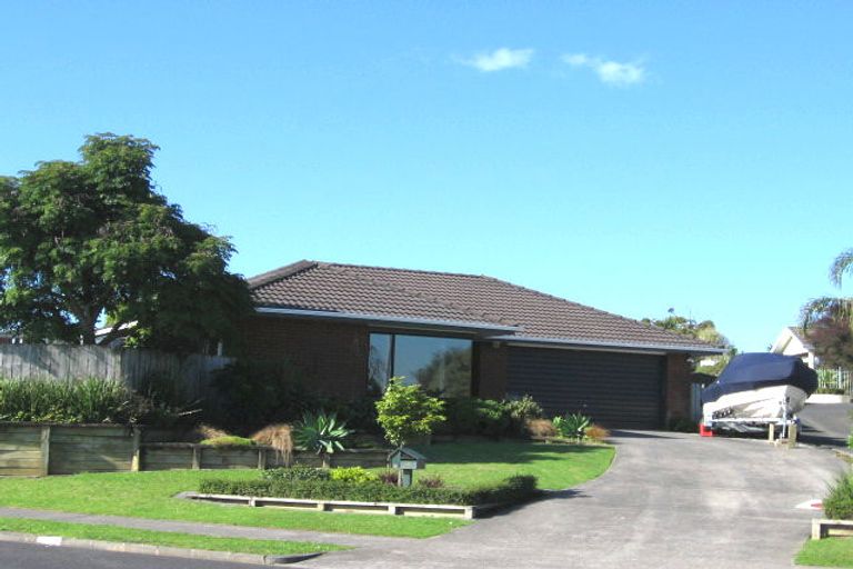 Photo of property in 44 Meadowland Drive, Somerville, Auckland, 2014