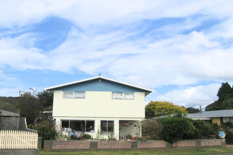 Photo of property in 19 Riversdale Road, Clouston Park, Upper Hutt, 5018