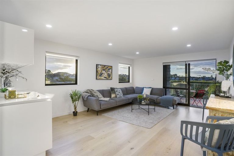 Photo of property in 102b Mellons Bay Road, Mellons Bay, Auckland, 2014